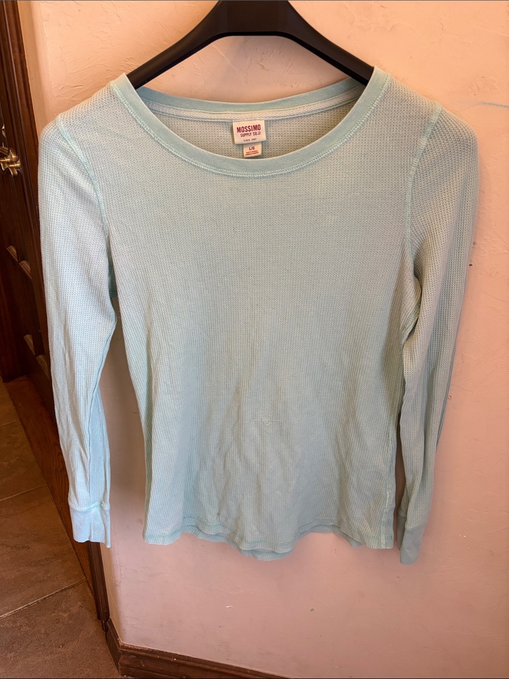 Mossimo thermal top! Medium